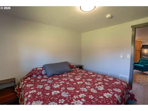 Bedroom - 2897 Game Farm Rd, Springfield, OR 97477 photo 5 of 7
