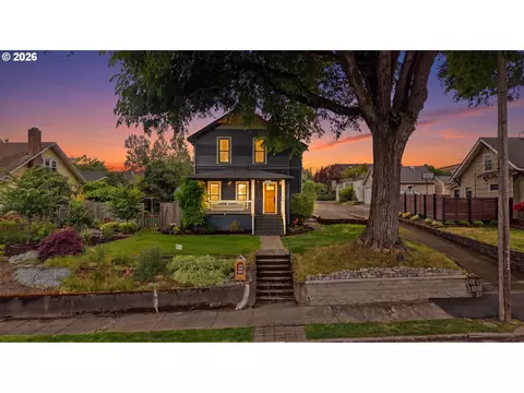 1216 Jackson St, Oregon City, OR 97045