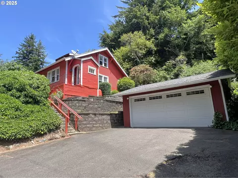 560 N 10th St, Coos Bay, OR 97420