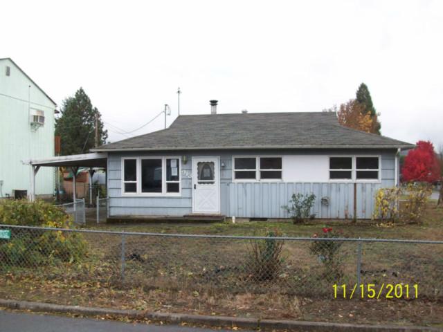 913 E Fourth Ave, Riddle, OR 97469 photo 1