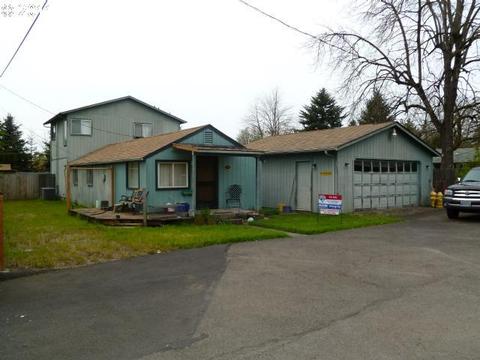 748 25th St, Springfield, OR 97477 photo 1