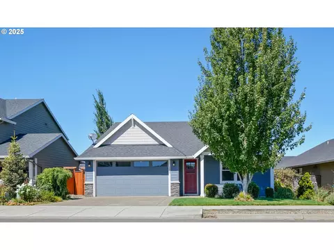 1652 SE Academy St, Dallas, OR 97338
