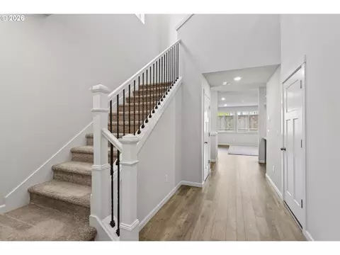 Entry Way - 6417 N 87th Ct, Camas, WA 98607 photo 4 of 4