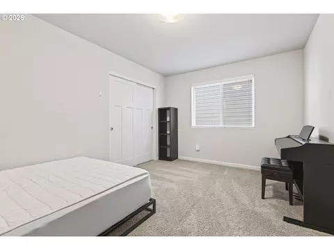 Bedroom - 6417 N 87th Ct, Camas, WA 98607 photo 2 of 4