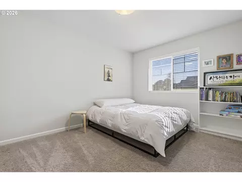 Bedroom - 6417 N 87th Ct, Camas, WA 98607 photo 1 of 4