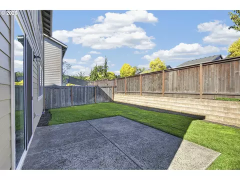 Exterior - 6417 N 87th Ct, Camas, WA 98607 photo 4 of 11