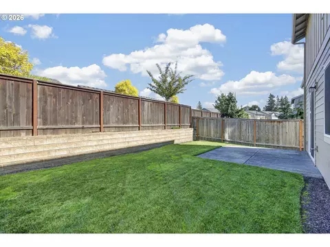 Exterior - 6417 N 87th Ct, Camas, WA 98607 photo 5 of 11