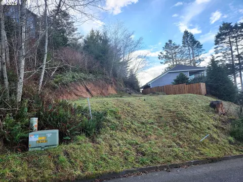 94248 Seaview Ln, Gold Beach, OR 97444