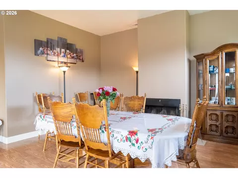 Dining - 78639 Tyler Ln, Boardman, OR 97818 photo 2 of 3