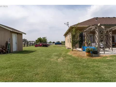 Exterior - 78639 Tyler Ln, Boardman, OR 97818 photo 2 of 9