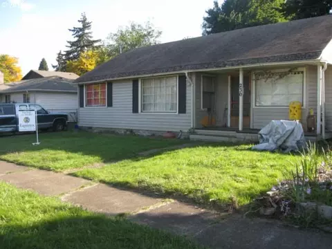 230 E 34th Ave, Eugene, OR 97405 photo 1
