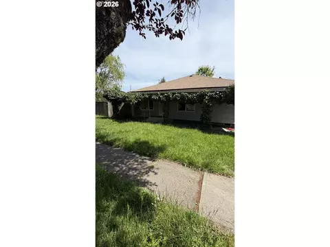 1106 S River St, Newberg, OR 97132