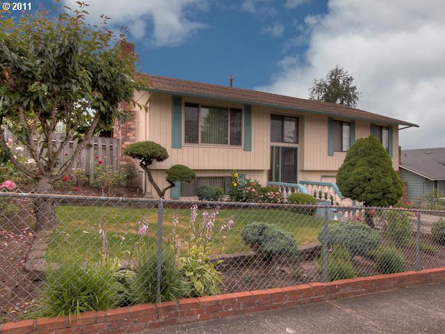 1555 SW Tegart Ave, Gresham, OR 97080 photo 1