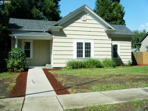 716 F St, Springfield, OR 97477 photo 1