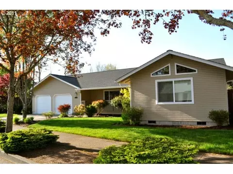 6814 F St, Springfield, OR 97478 photo 1