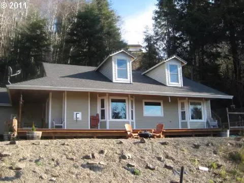 83419 3rd St, Florence, OR 97439 photo 1