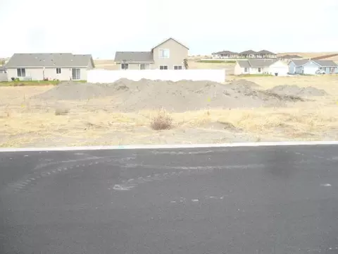 279 E Francolin Ave, Hermiston, OR 97838 photo 1
