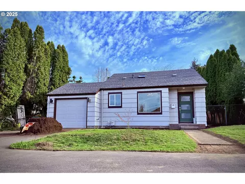 8426 NE Sumner St, Portland, OR 97220