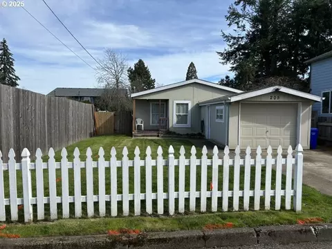 205 W 5th St, Molalla, OR 97038