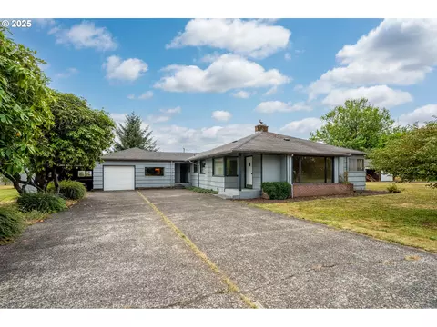 5305 Kenway Dr, Tillamook, OR 97141