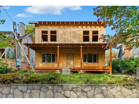 3533 NE Hassalo St, Portland, OR 97232