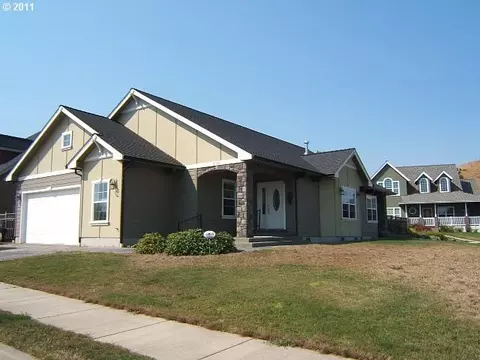 216 Danielle Dr, Winston, OR 97496 photo 1