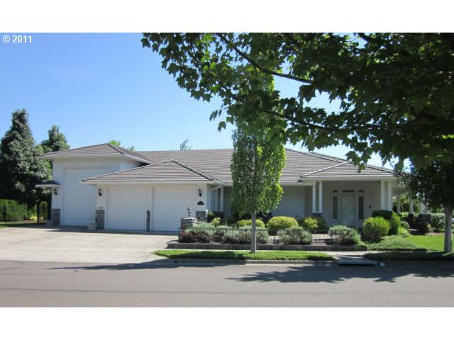 738 Old Orchard Ln, Springfield, OR 97477 photo 1