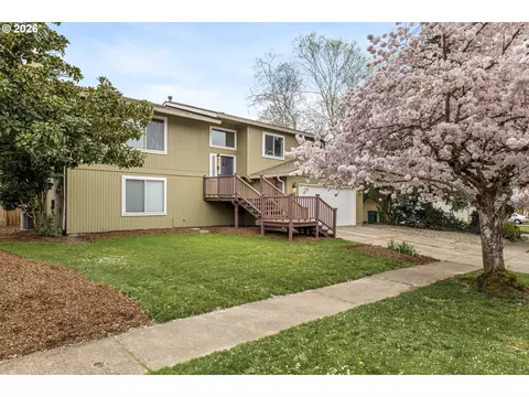 200 E Foothills Dr, Newberg, OR 97132