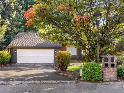 16 Othello St, Lake Oswego, OR 97035