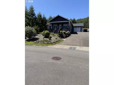 250 Foxglove Way, Reedsport, OR 97467