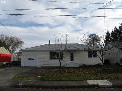921 25th St, Springfield, OR 97477 photo 1