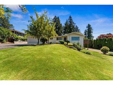 10100 SE Walnut Dr, Happy Valley, OR 97086