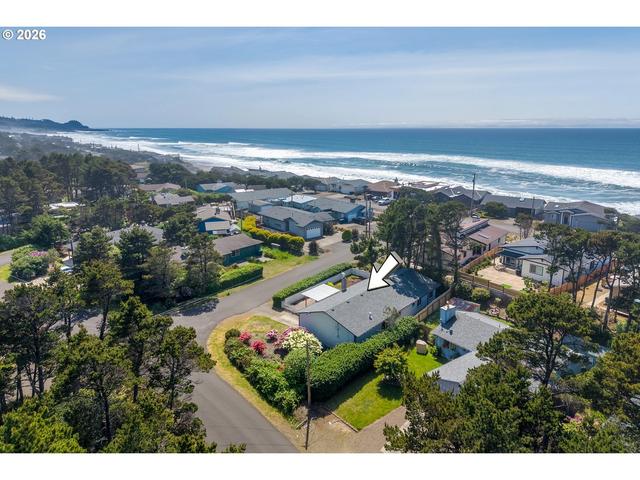 315 El Pino Ave, Lincoln City, OR 97367