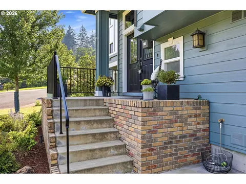 Exterior - 3387 Bentley Ave, Eugene, OR 97405 photo 14 of 14