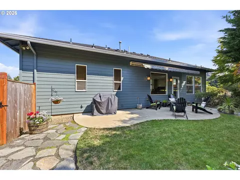 Exterior - 3387 Bentley Ave, Eugene, OR 97405 photo 6 of 14
