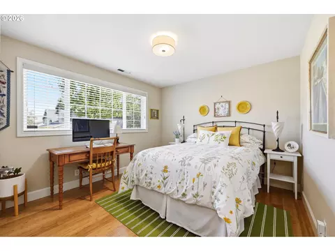 Bedroom - 3387 Bentley Ave, Eugene, OR 97405 photo 3 of 6