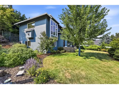 Exterior - 3387 Bentley Ave, Eugene, OR 97405 photo 2 of 14