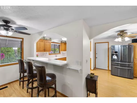 Kitchen - 2291 SE Hacienda Ave, Gresham, OR 97080 photo 3 of 3