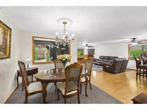 Dining - 2291 SE Hacienda Ave, Gresham, OR 97080 photo 2 of 3