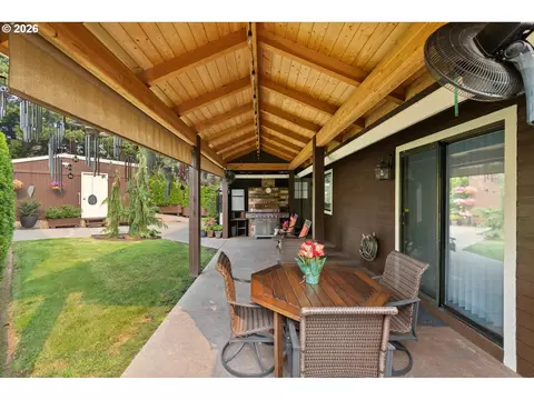 Exterior - 2291 SE Hacienda Ave, Gresham, OR 97080 photo 2 of 8