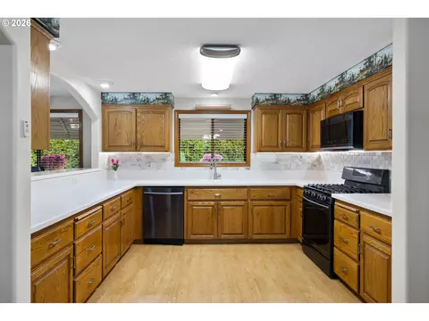 Kitchen - 2291 SE Hacienda Ave, Gresham, OR 97080 photo 1 of 3