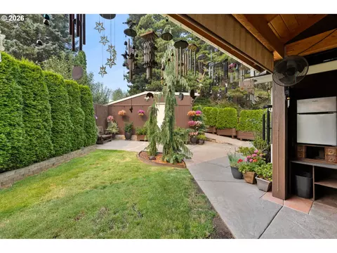 Exterior - 2291 SE Hacienda Ave, Gresham, OR 97080 photo 4 of 8