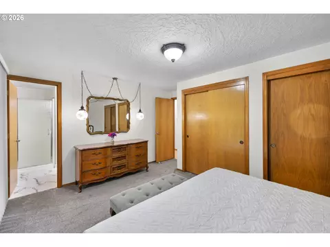 Bedroom - 2291 SE Hacienda Ave, Gresham, OR 97080 photo 2 of 4