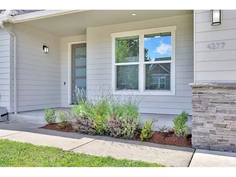 4277 Horace St, Springfield, OR 97478 photo 3