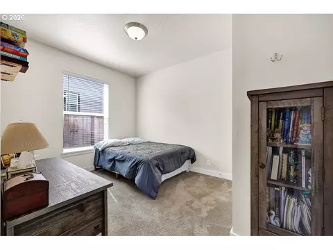 4277 Horace St, Springfield, OR 97478 photo 9