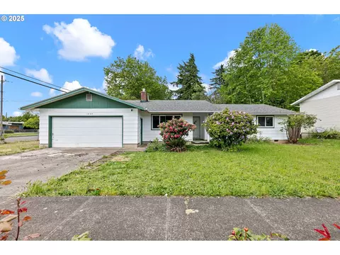 1025 Oak St, Junction City, OR 97448