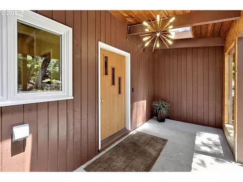 Exterior - 65 W 35th Pl, Eugene, OR 97405 photo 3 of 14
