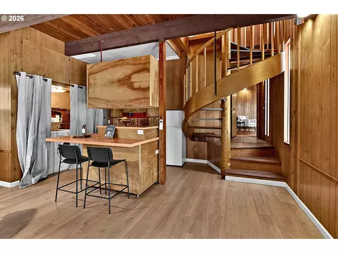 Kitchen - 65 W 35th Pl, Eugene, OR 97405 photo 4 of 5