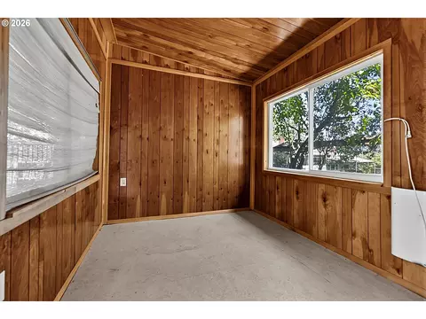 Exterior - 65 W 35th Pl, Eugene, OR 97405 photo 14 of 14