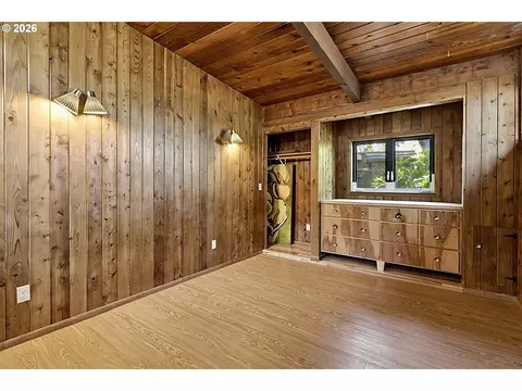 Bedroom - 65 W 35th Pl, Eugene, OR 97405 photo 5 of 5
